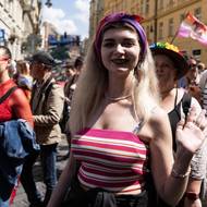 Na akci dohlíží několik stovek policistů.