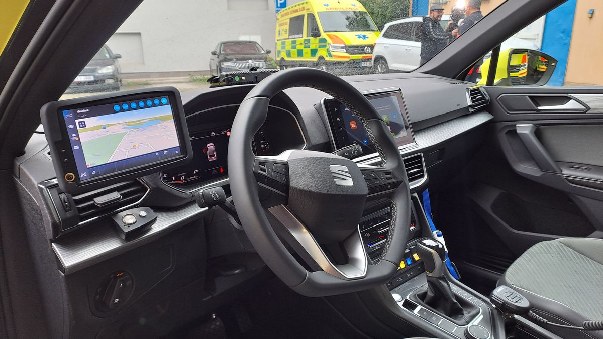 Po nehodě v Plzni ošetřili záchranáři čtyři zraněné, z toho dvě děti