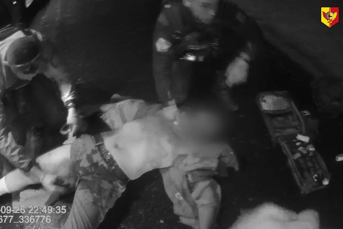 Rvačka v pražském autobusu skončila masivním krvácením, hledá se důležitá svědkyně