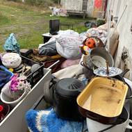 „Majitel ji vyšoupl z předchozího bydlení. Odvezl na samotu, před barák vysypal všechny její věci, do kterých napršelo,“ říká sociální pracovnice Ludmila Špelinová.