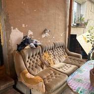 Objekt dříve fungoval jako kanceláře JZD. Nyní je pouze částečně zkolaudovaný. 