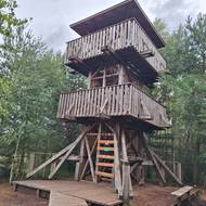 Dřevěná vyhlídková věž je od jara uzavřená.