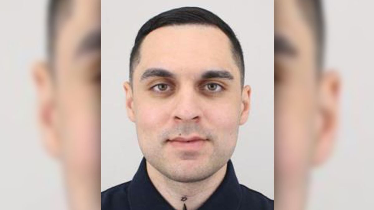 Policie ukázala podezřelého v případu mladíka postřeleného v garážích v Praze