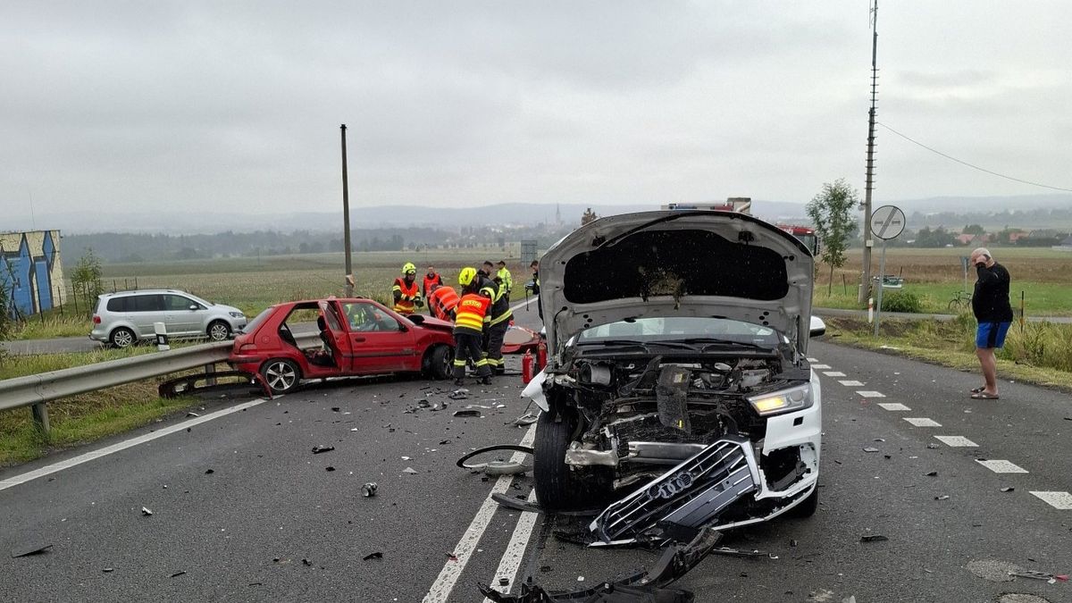 Při dvou vážných nehodách se na Olomoucku zranili tři lidé