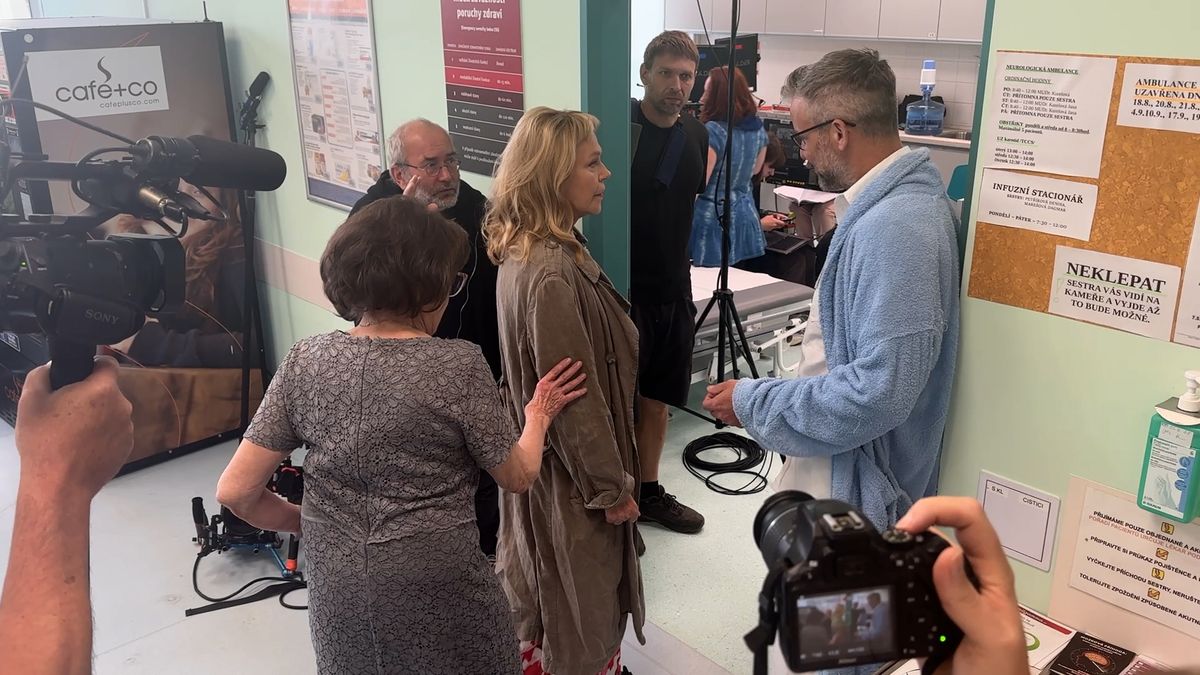 Bohdan Sláma končí natáčení Houpaček. Poslední klapka padne v Jílovém u Děčína