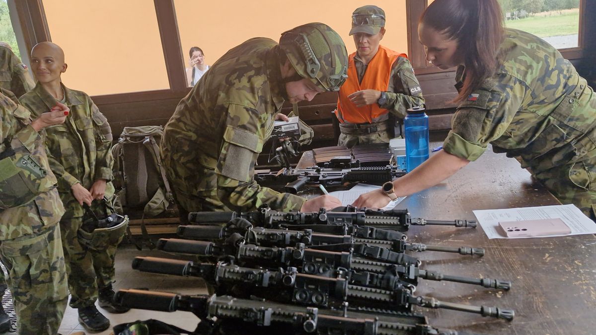 Česko loni vydalo na obranu skoro 172 miliard korun