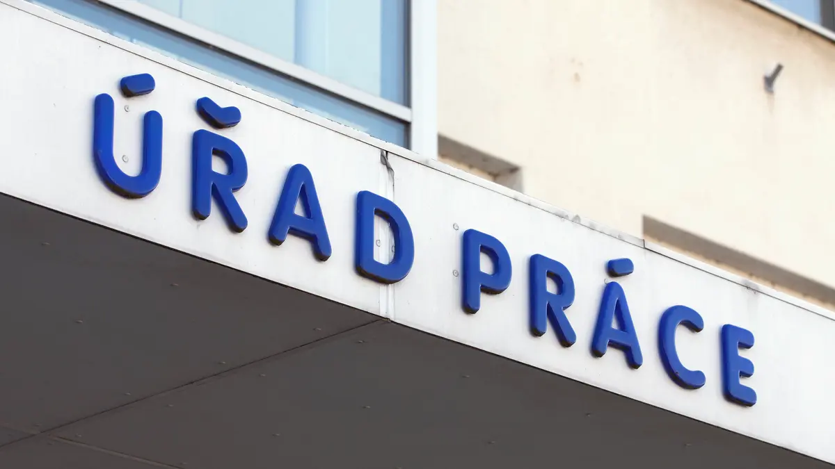 Nezaměstnanost překonala hranici pěti procent