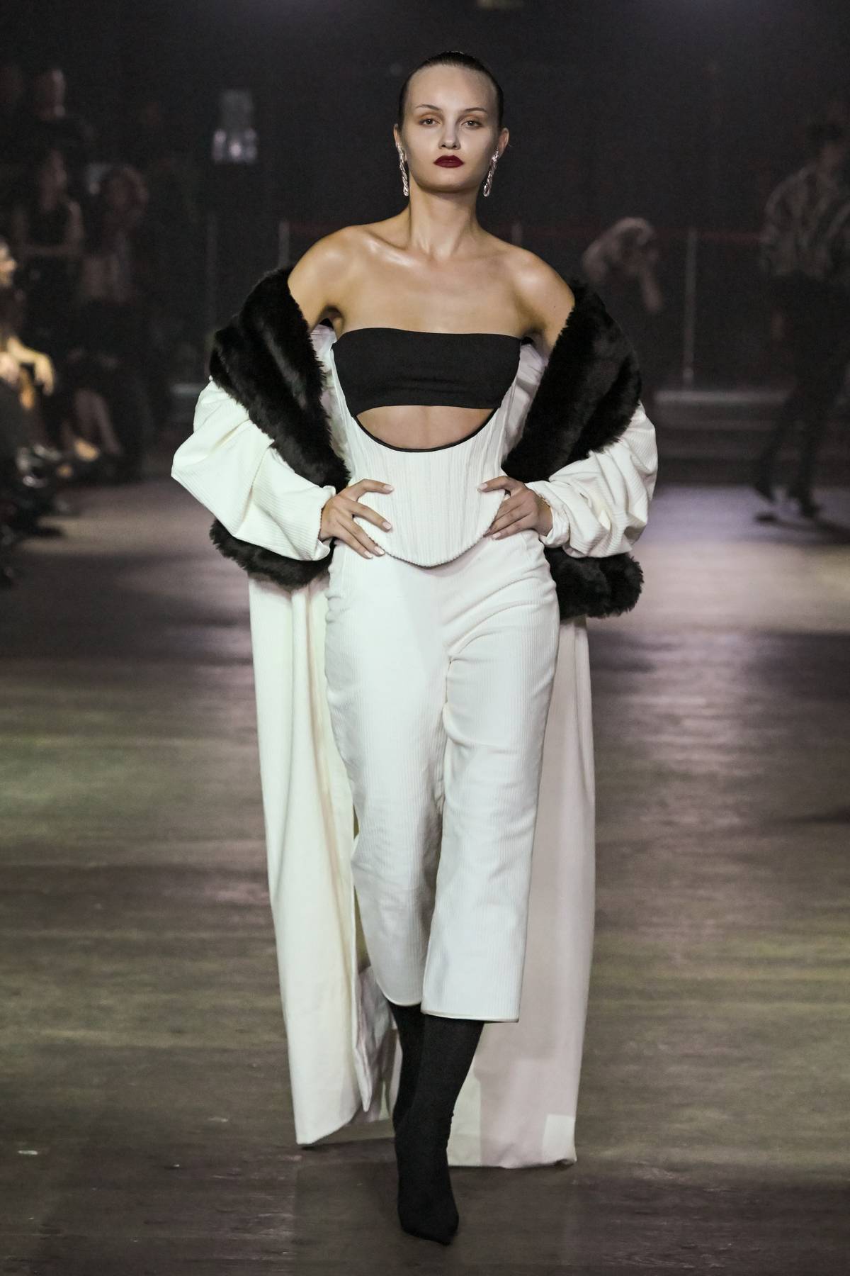 V kolekci Tomáše Němce byly patrné opět korzety.