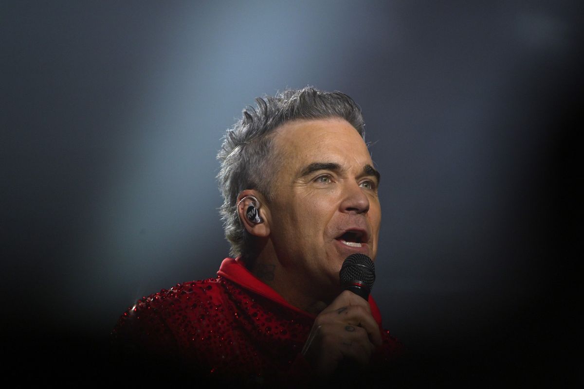 RECENZE: Robbie Williams zpíval, hovořil a nadchl