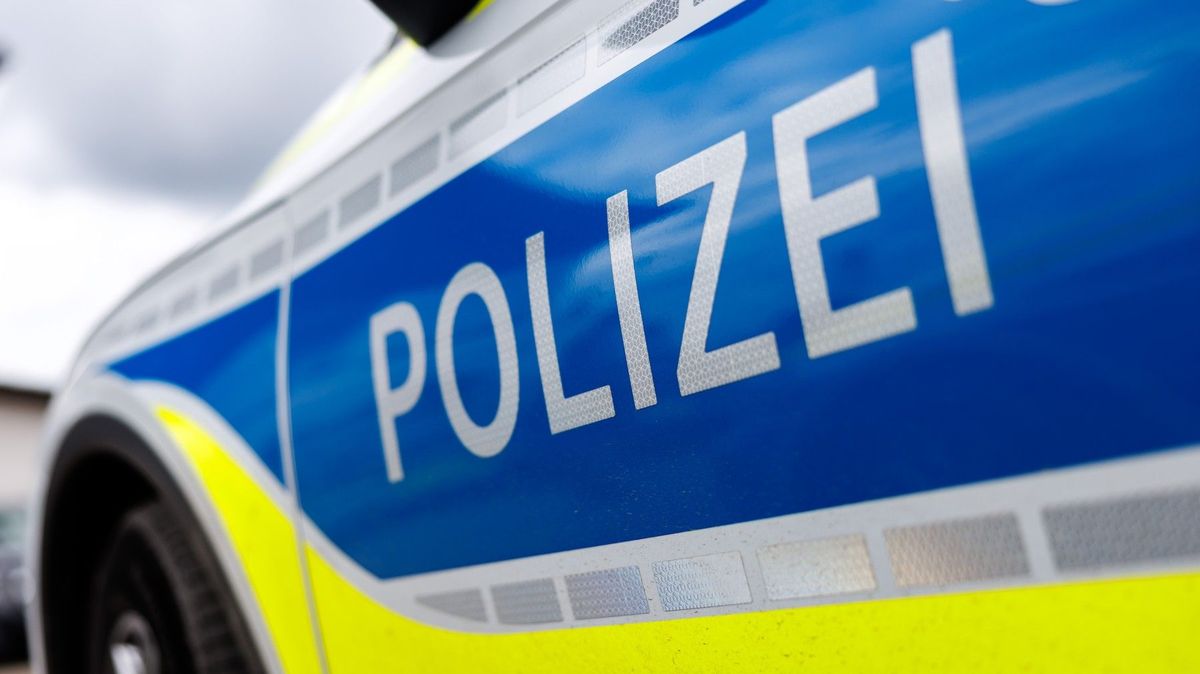 Tři Syřani v Bavorsku napadli majitele cukrárny a zranili jeho desetiletou dceru. Odmítali zaplatit útratu