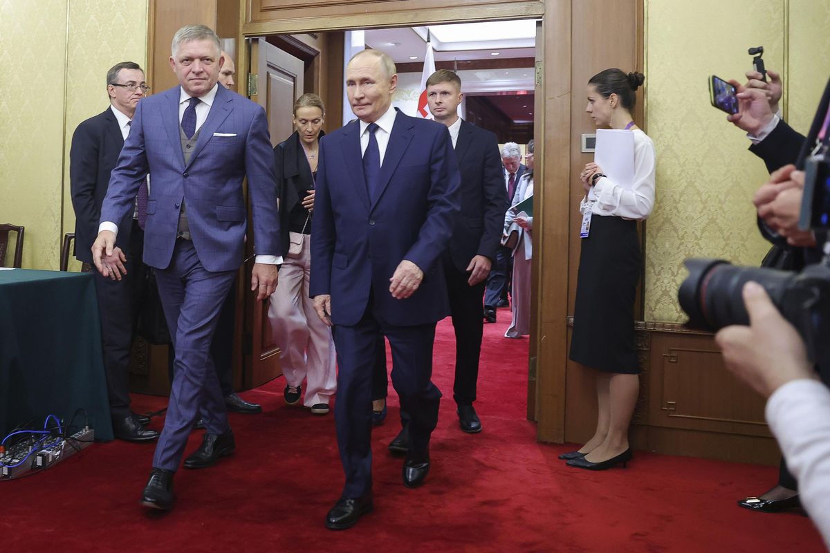 FOTO: Fico na srazu diktátorů. Putin ho chválil za nezávislost, Kim přijel vlakem