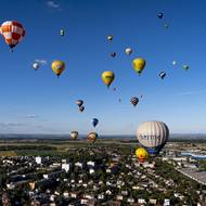 Organizátoři mají naplánováno celkem 7 letů. Počasí během toho prvního vyšlo skvěle.