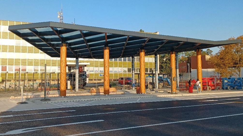 V Prostějově vyrůstá nový dopravní terminál s parkovacím domem