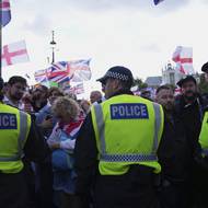 Na akci dohlížely tisíce strážníků. Většina jejich nasazení byla v klidu, ale došlo i na násilí. 