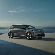 Do Evropy v mezidobí dorazilo nové Mitsubishi Eclipse Cross BEV, které stojí na technice Renaultu. 