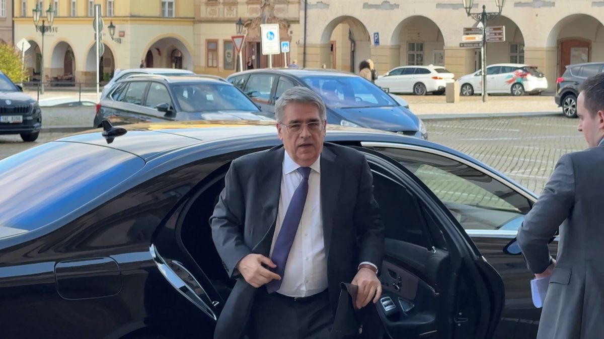 Ruský velvyslanec byl na koberečku u Lipavského. Strávil tam asi 15 minut