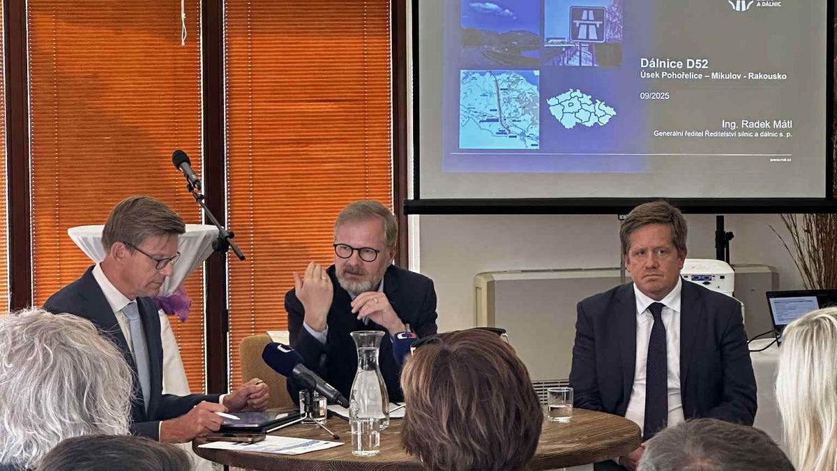 „Zakletá dálnice na Vídeň,“ řekl o D52 premiér Petr Fiala a představil, jak povede přes vodu
