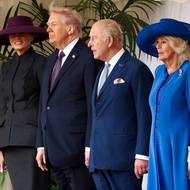 Na návštěvu hradu Windsor se královský pár sladil do modrých barev.