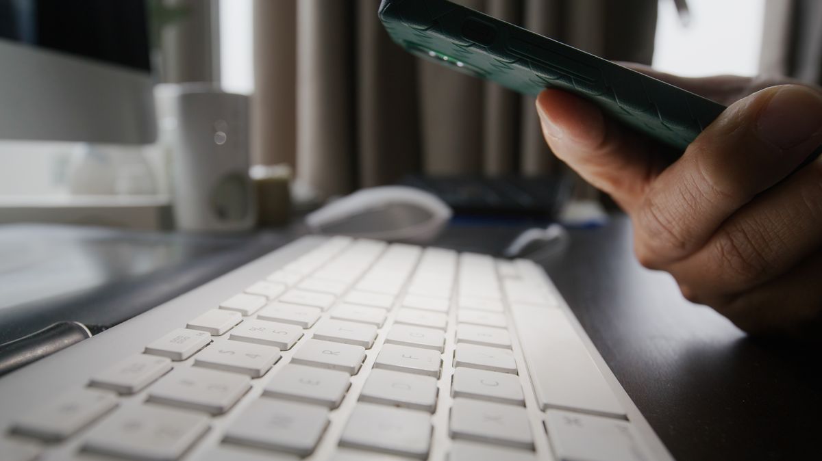 Koupě dálniční známky na internetu muži z Přerovska nevyšla. Podvodníci jej okradli