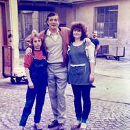 Jiří Bartoška se ochotně fotil se zdejšími zaměstnankyněmi