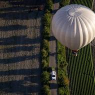 Balony nelze řídit, letí po větru. A tak bývá jisté pouze místo startu, když vyjde počasí. To ale při prvním letu přálo.