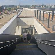 Cesta dolů po šedesáti schodech