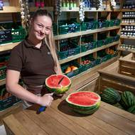 Kromě obchodních řetězců si místní meloun můžete dát i přímo v Libodřicích v kavárně. 
