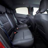 Prostor na zadních sedadlech je stále solidní.