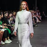 Přehlídku Jiřího Kalfaře otevřela Lenka Poláčková, která nedávno zdolala jako první Slovenka nejtěžší horu světa K2.