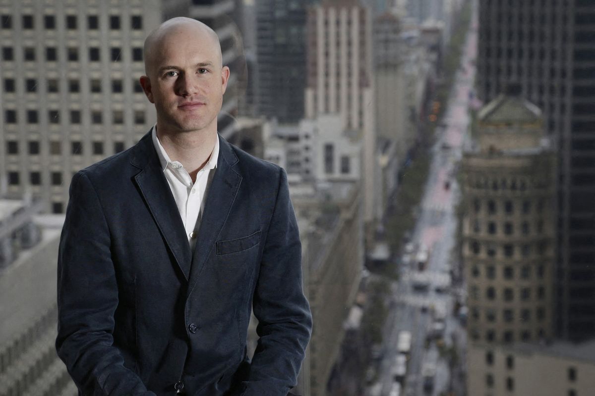 Nepoužíváte AI? Dostanete padáka, má jasno šéf Coinbase