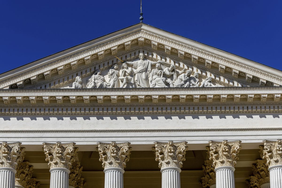 Znásilnil šest svých pacientek, francouzský porodník dostal 14 let