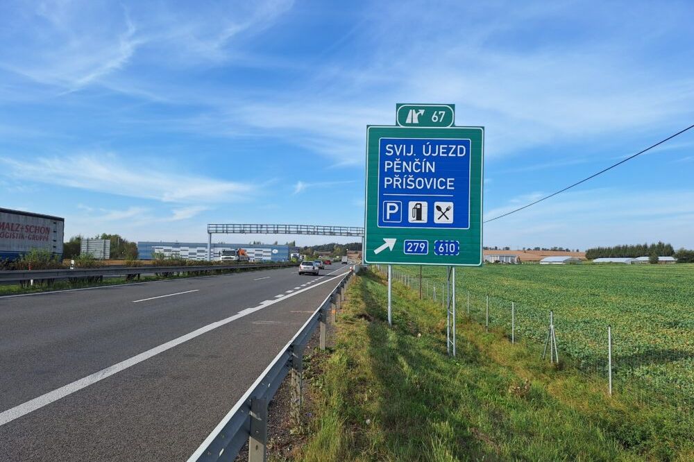 Opravy na D10 zkomplikují dopravu od Turnova na Prahu