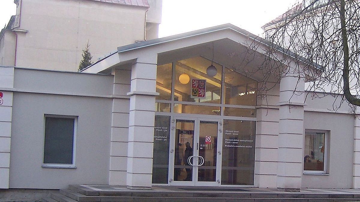 Matka sabotovala kontakt dcery s otcem. Soud ji ale potrestat nemohl