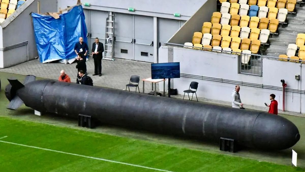 Ukrajina ukázala nový masivní námořní dron. Může ohrozit Krymský most