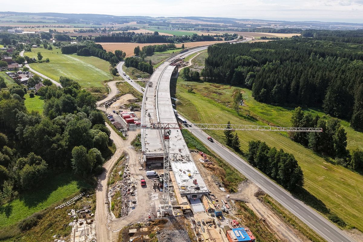 Přidali nám málo. Stavby dálnic a modernizace železnic zpomalí, tvrdí svazy