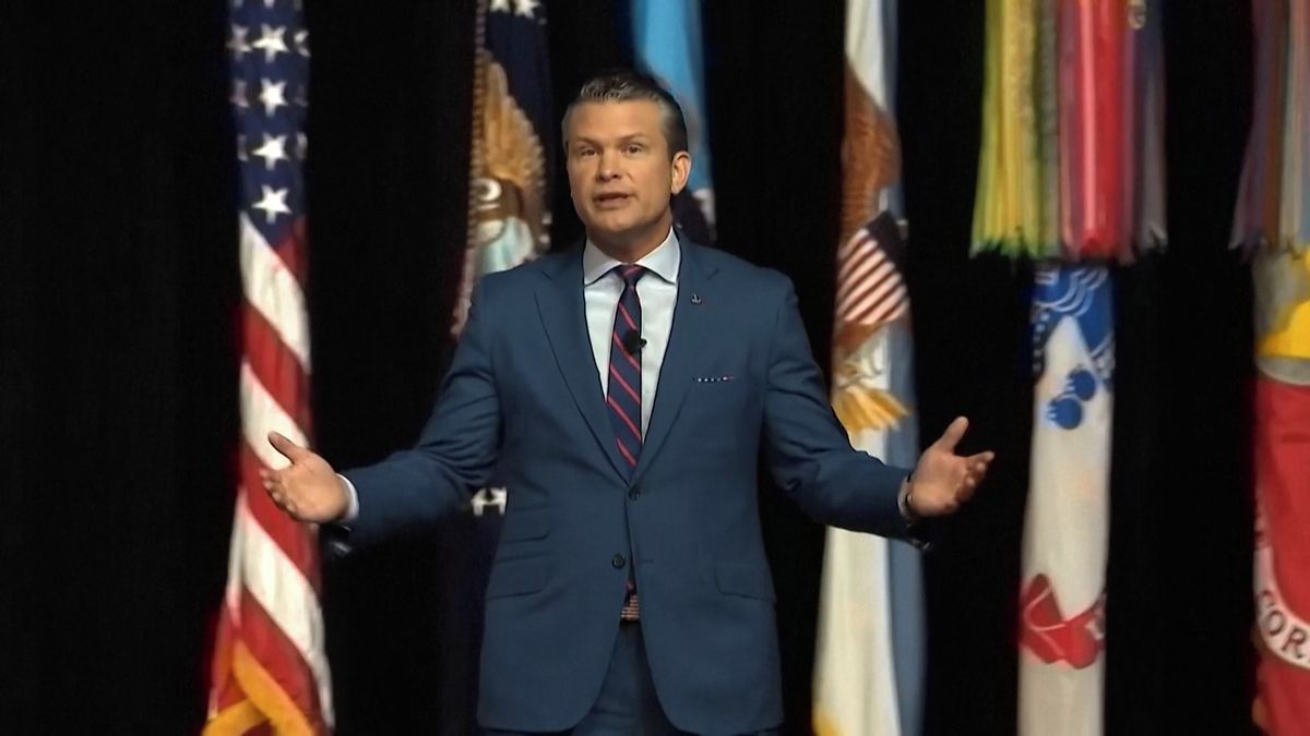 Čistky v Pentagonu pokračují. Ministr Hegseth odvolal z funkce dalšího generála