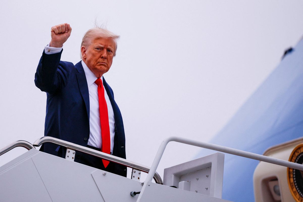 Příznivci zavražděného Kirka se sjeli do Arizony. Řečnit bude Trump i Vance