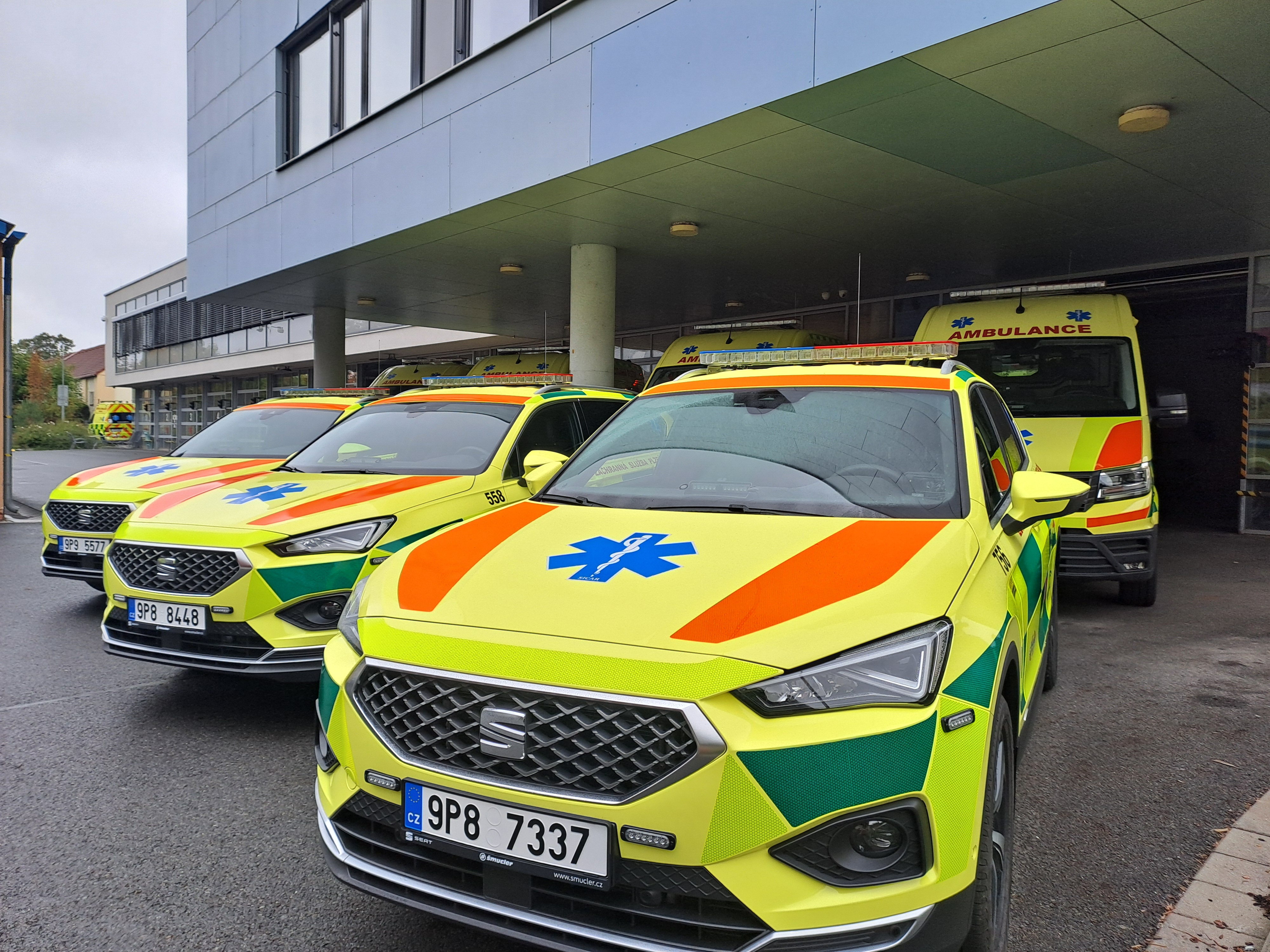 Dvacetiletá Ukrajinka vypadla v Plzni ze třetího patra do vnitrobloku