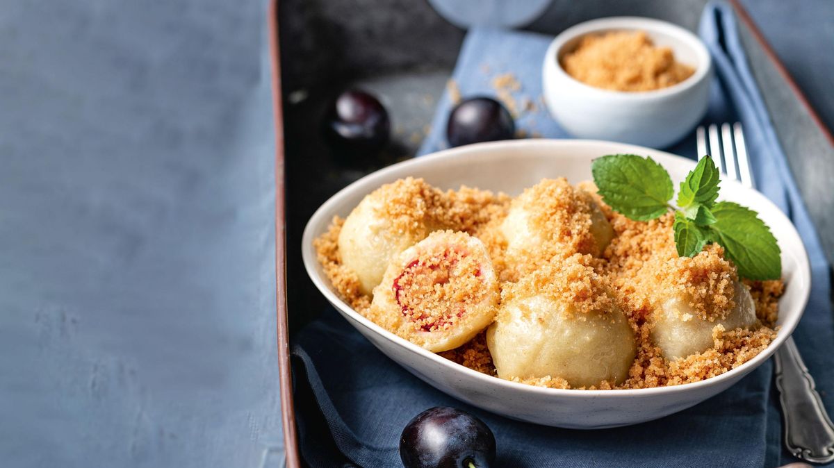 Recept na švestkové knedlíky z bramborového těsta 