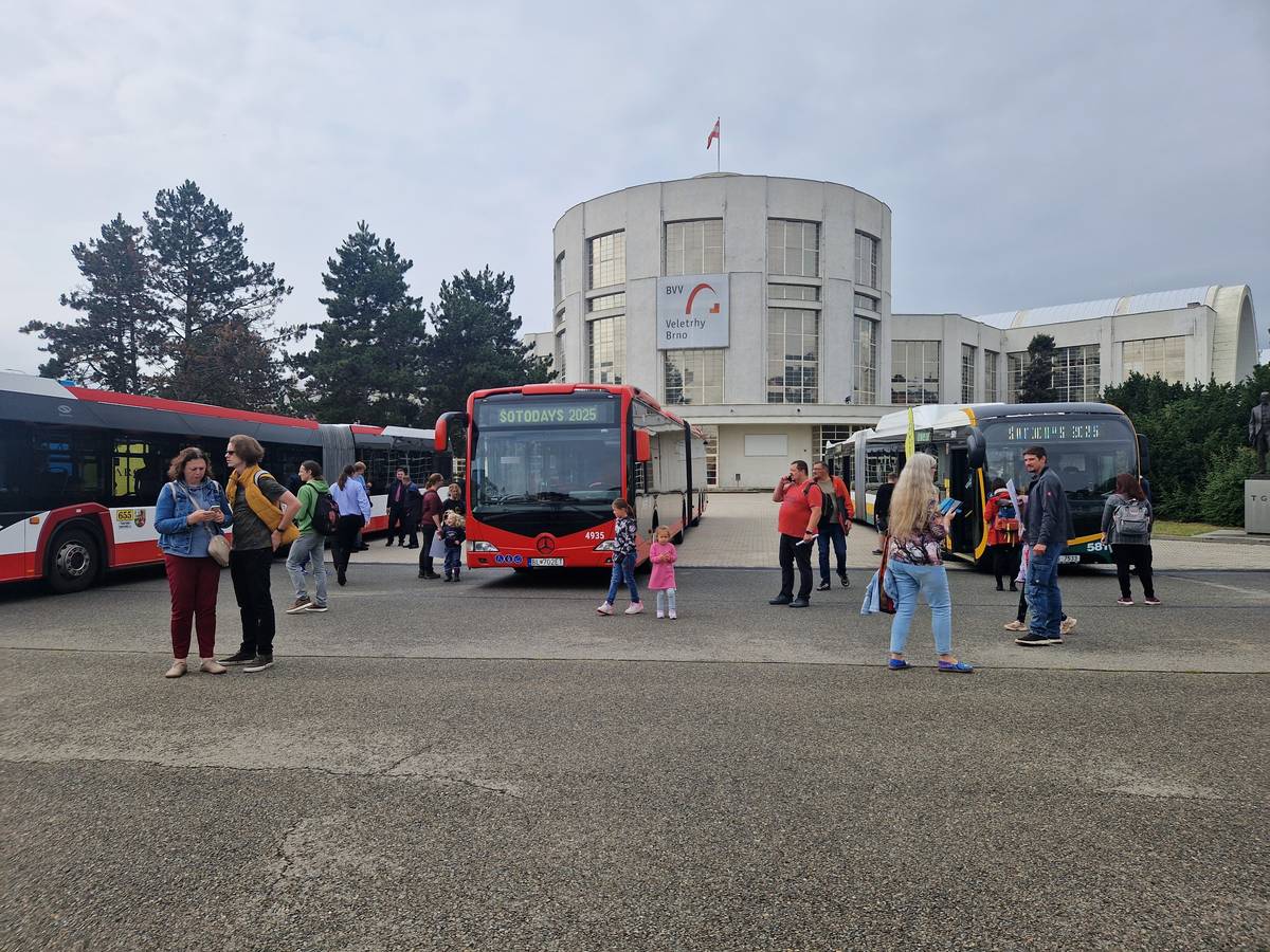 Na výstavišti byly k vidění vozy ze 13 dopravních podniků