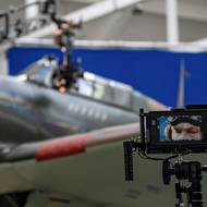 Herec Piotr Trojan v kokpitu Hawker Hurricane