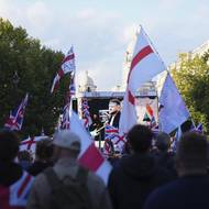 Akce Unite the Kingdon - Sjednoťte království - měla jako hlavní témata svobodu projevu a vyjádření nesouhlasu si ilegální migrací. 