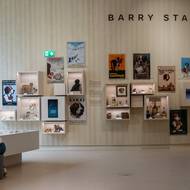 Muzeum disponuje stovkami pohlednic, známek i historických reklamních kampaní s ikonickými psy.