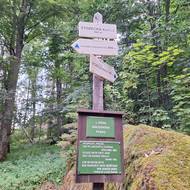 Ukazatel nás zavede na Stožeckou skálu.