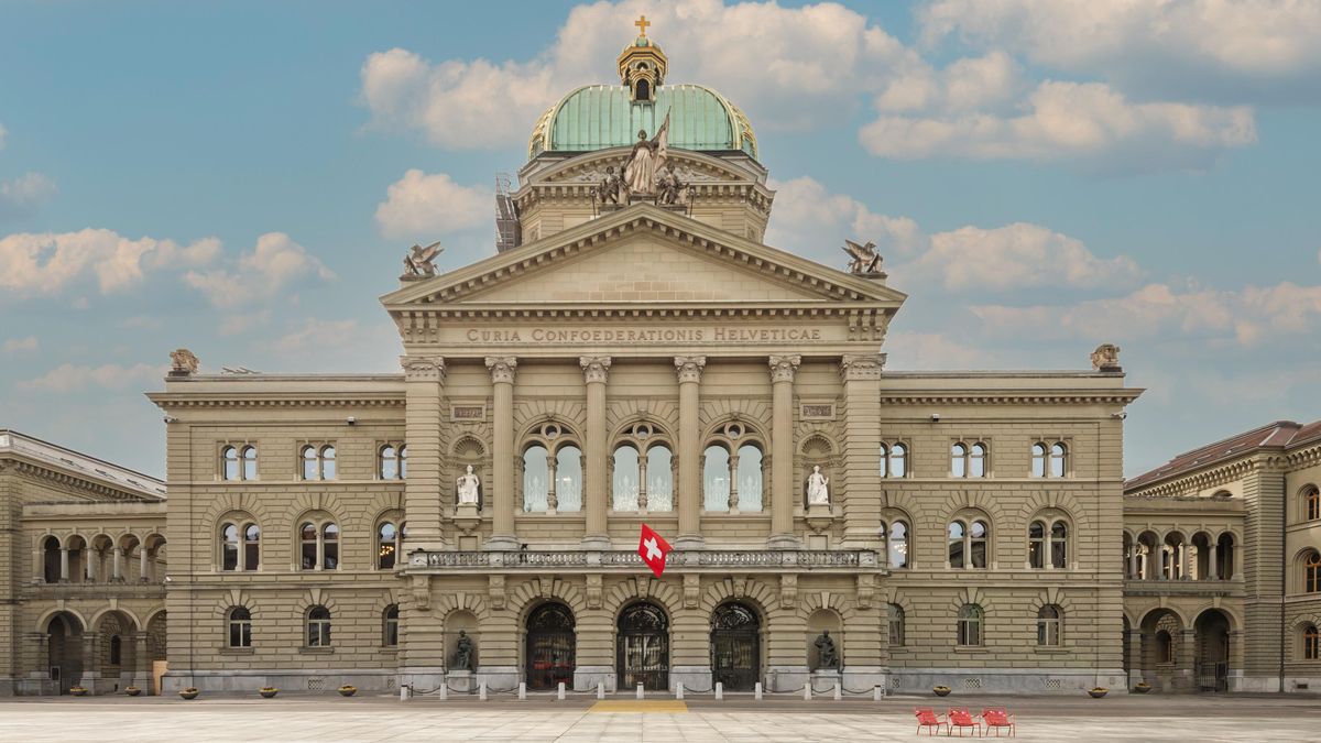 „Je to válka mezi finančními centry.“ Švýcarský parlament trhá návrh proti špinavým penězům na kusy