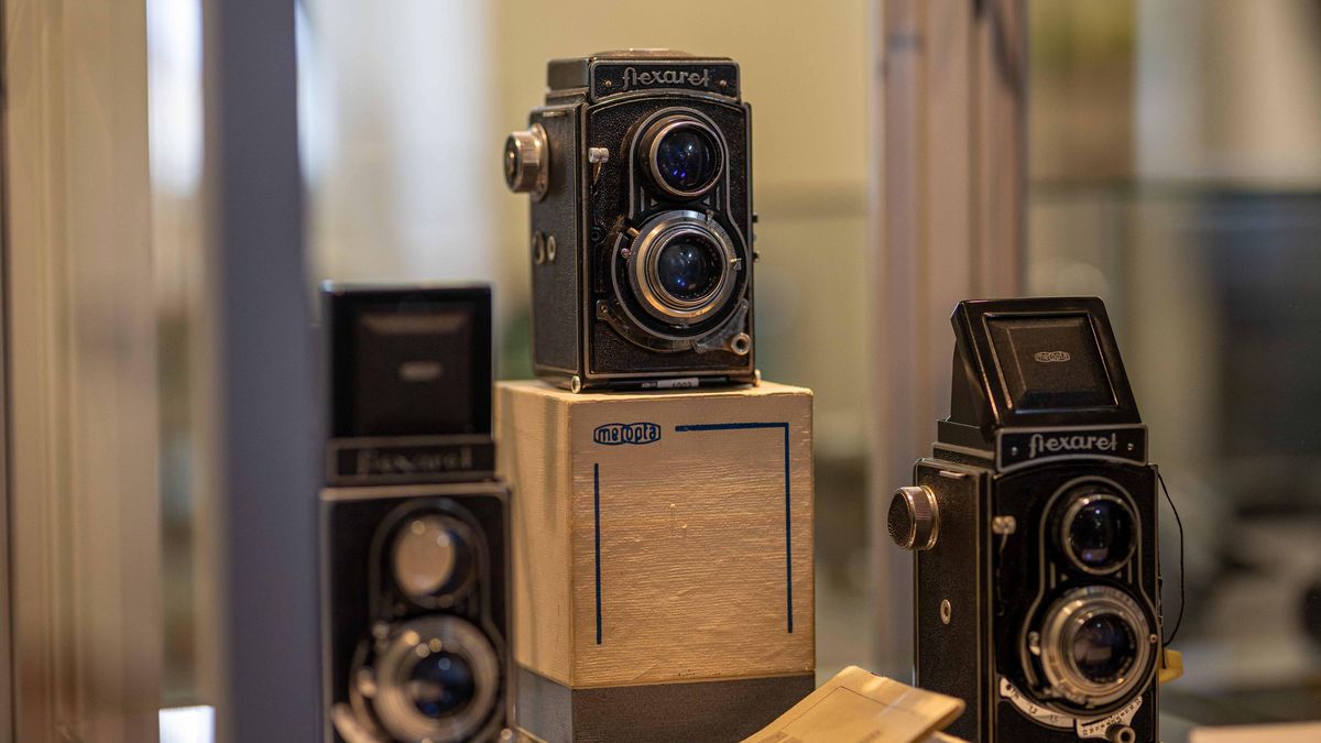 Fotoaparáty pro špiony i zapomenuté prototypy. Přerovské muzeum získalo unikátní sbírku od firmy Meopta