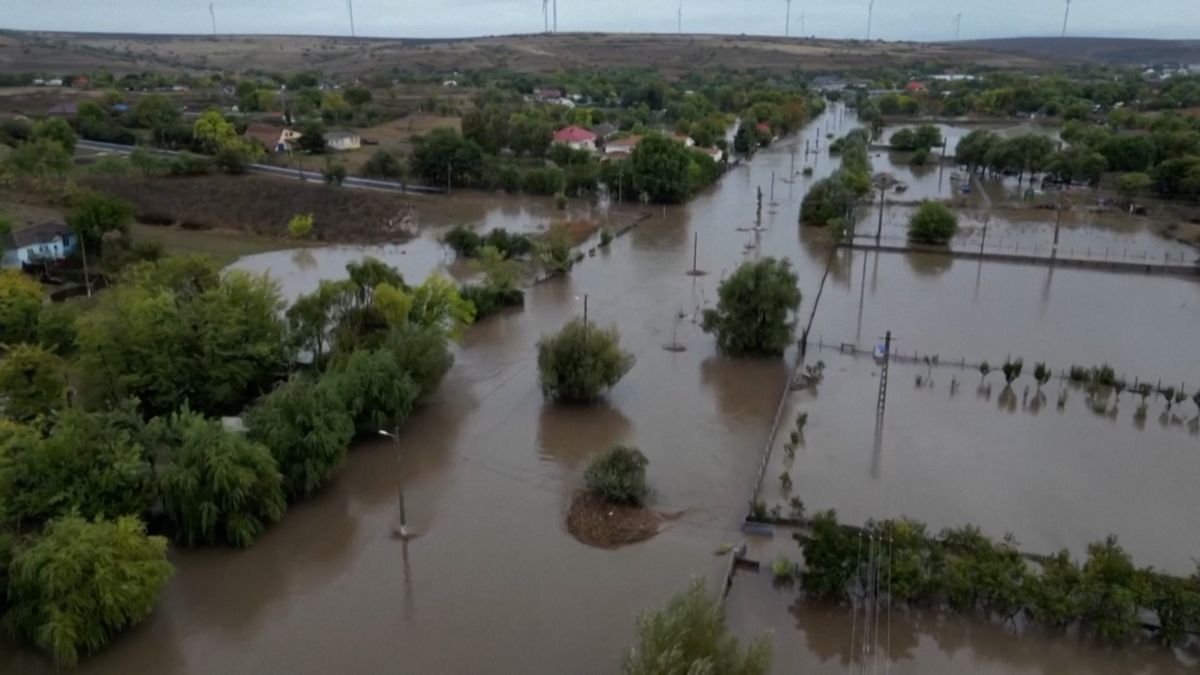 Rumunsko čelí masivním záplavám. Za den napršelo stejně jako jindy za měsíc
