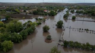 Rumunsko čelí masivním záplavám. Za den napršelo stejně jako jindy za měsíc