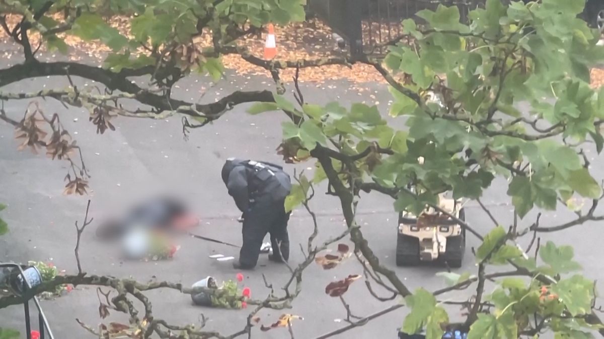 Jednu z obětí útoku na synagogu v Manchesteru nejspíš zastřelili policisté