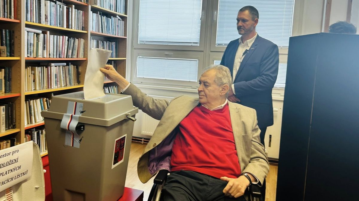 Snad to neskončí vytvořením koalice ANO a Starostů, prorokoval Zeman